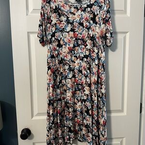 VGUC! Agnes & Dora Floral Short Sleeve Dress size Medium